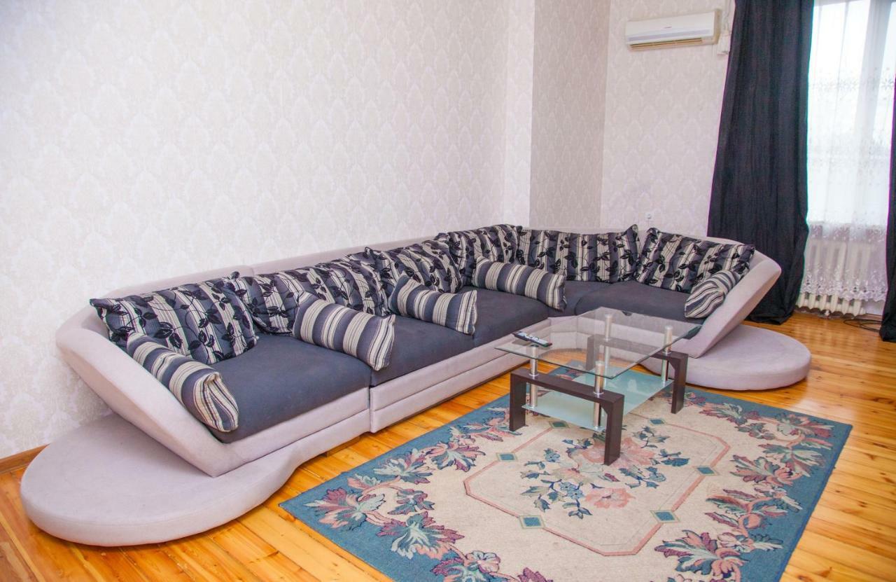 Apartment On Stalevariv Street 7 Zaporizhia Exterior foto